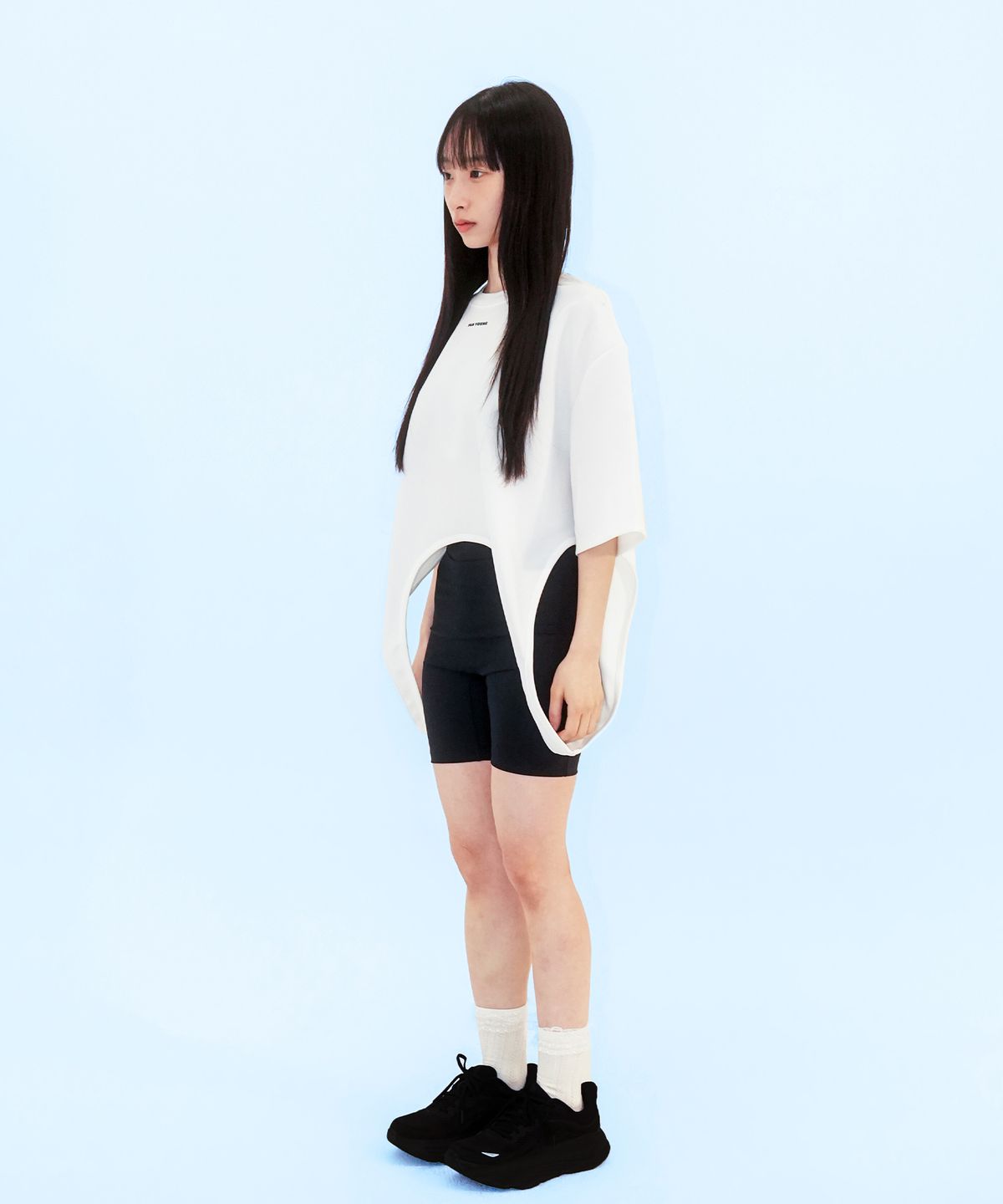 판영(FANYOUNG) DUAL CURVE OVERLAY TOP WHITE