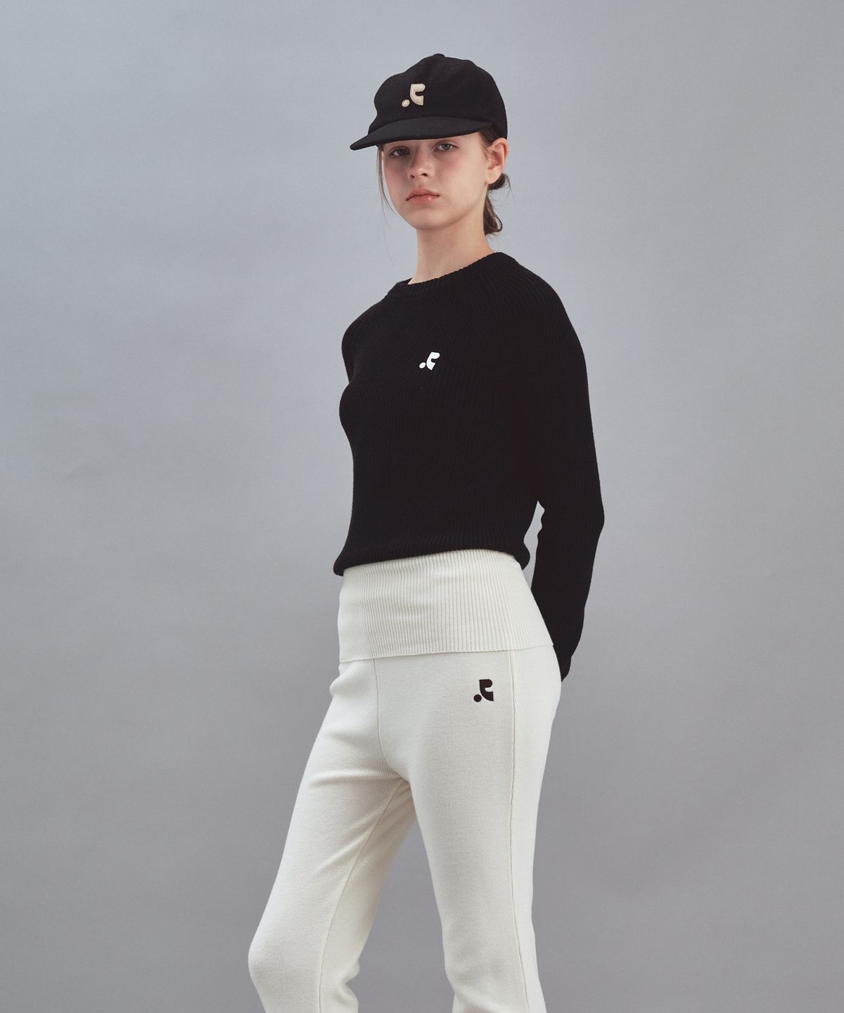 레스트앤레크레이션(REST&RECREATION) TEXTURED LOGO WIDE CAP - BLACK