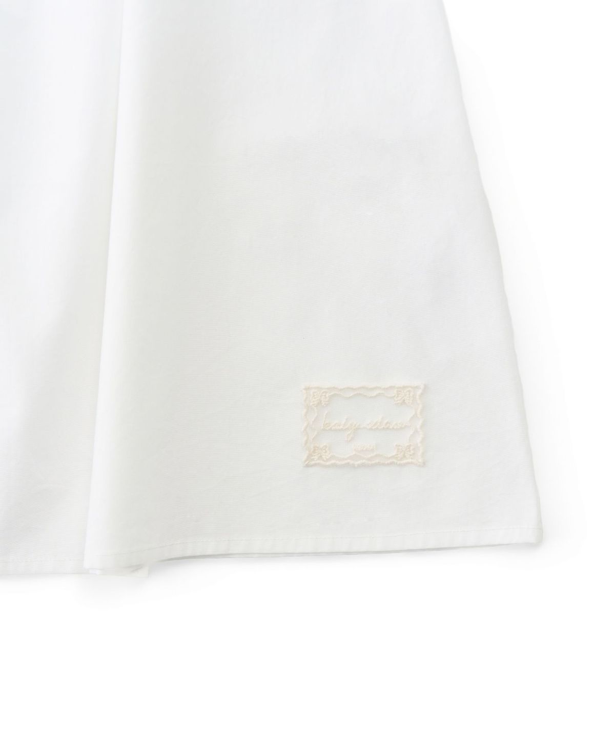 카이 샤오(KAIY XIAO) Gardenia White Rose Pleated Lace Dress