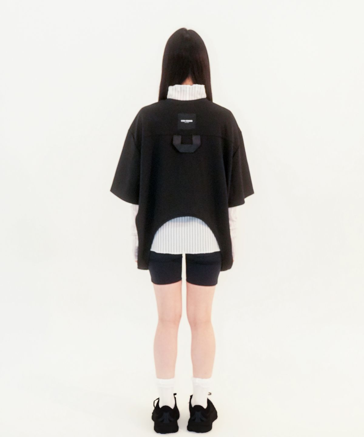 판영(FANYOUNG) DUAL CURVE OVERLAY TOP BLACK