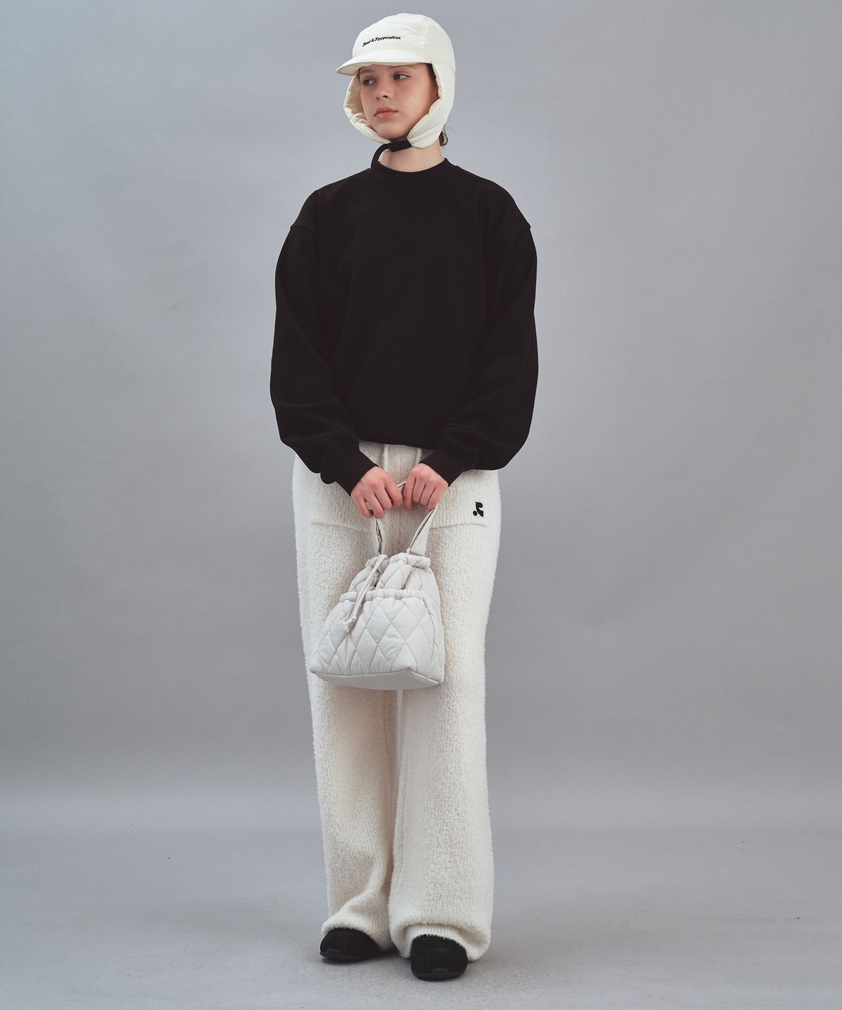 레스트앤레크레이션(REST&RECREATION) QUILTED BUCKET BAG - IVORY
