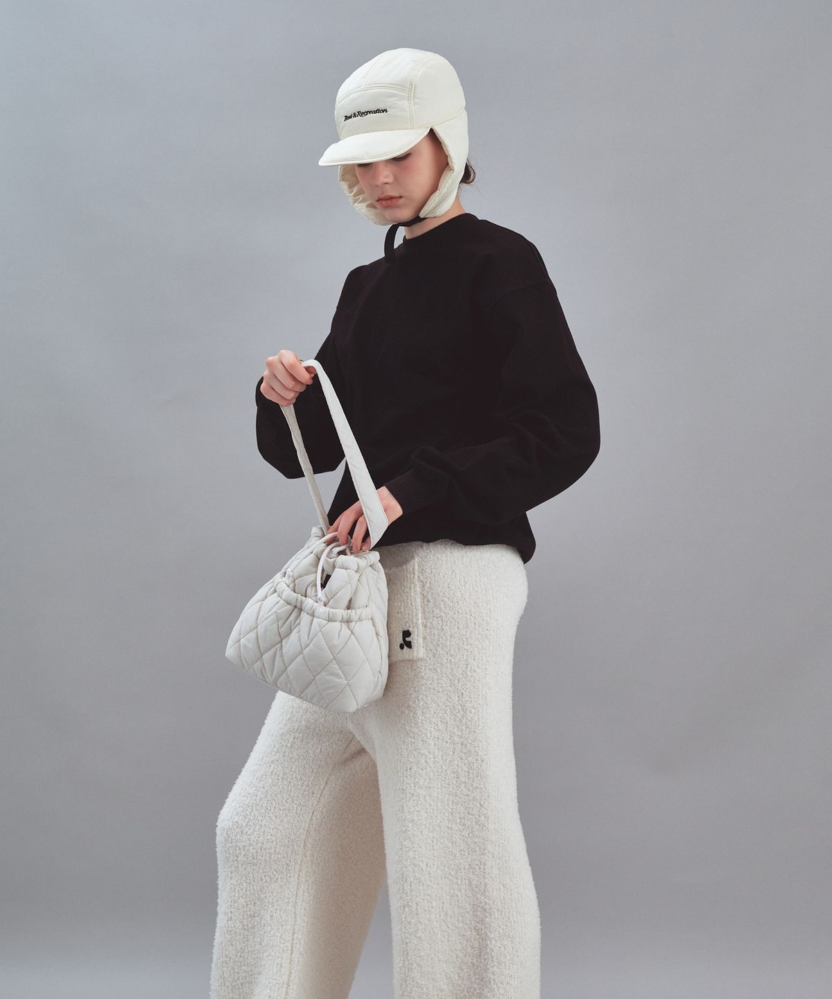 레스트앤레크레이션(REST&RECREATION) QUILTED BUCKET BAG - IVORY