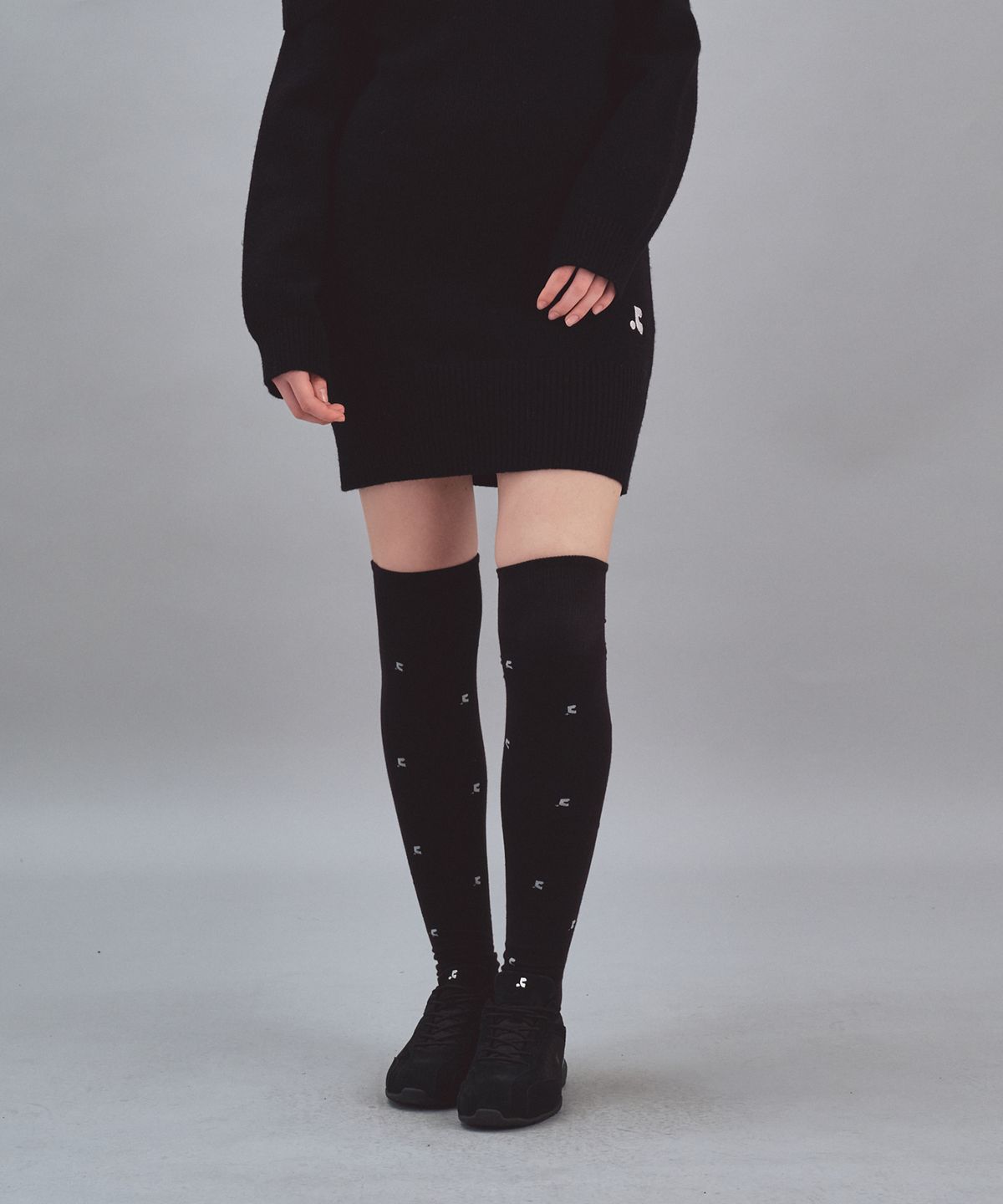 레스트앤레크레이션(REST&RECREATION) TOELESS SOCKS - BLACK
