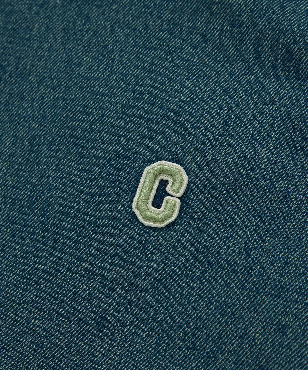 커버낫(COVERNAT) 링사 C 로고 데님 후드 자켓 라이트 블루