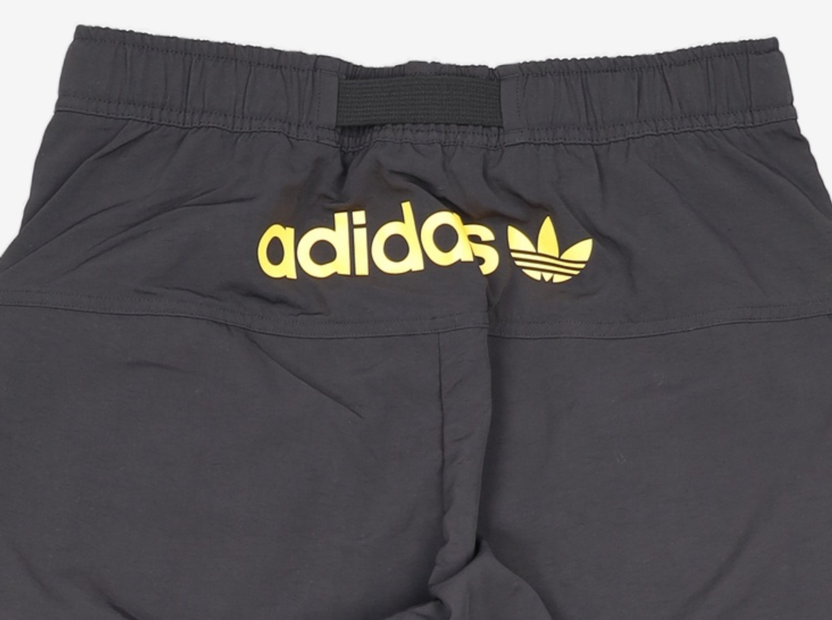 아디다스(ADIDAS) 테크 팬츠 - 블랙 / GJ6719 L