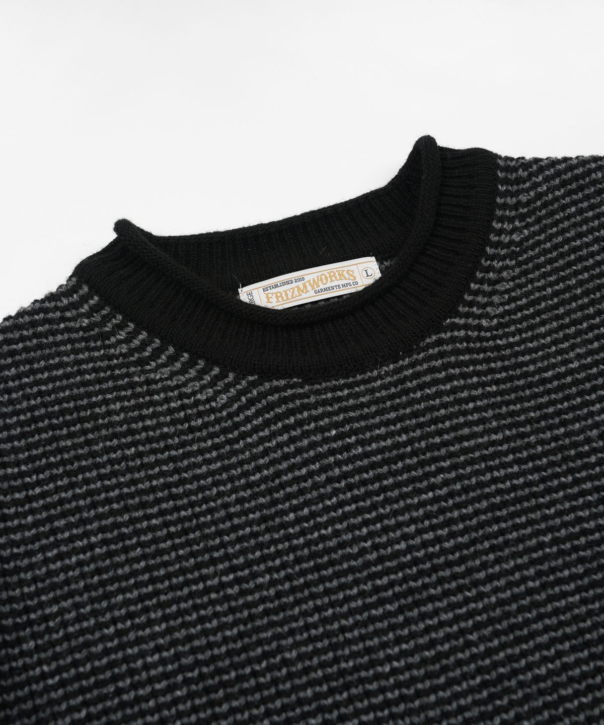 프리즘웍스(FRIZMWORKS) ROLLNECK RINGER KNIT _ BLACK
