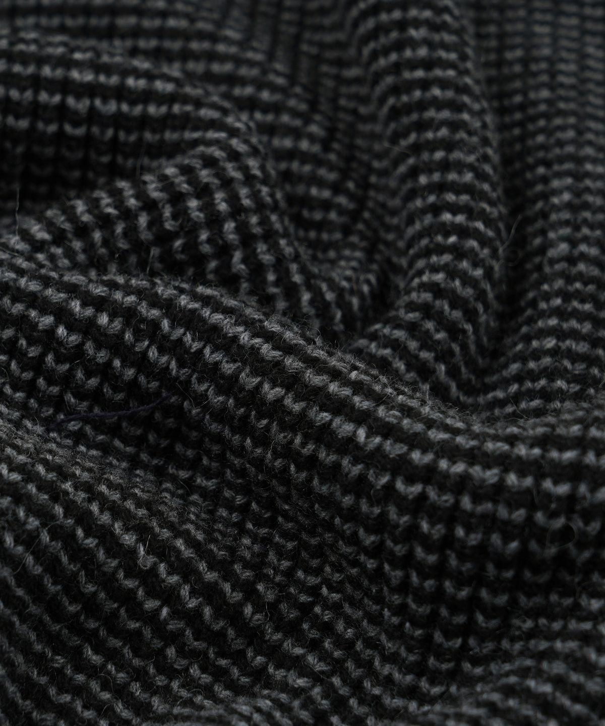 프리즘웍스(FRIZMWORKS) ROLLNECK RINGER KNIT _ BLACK