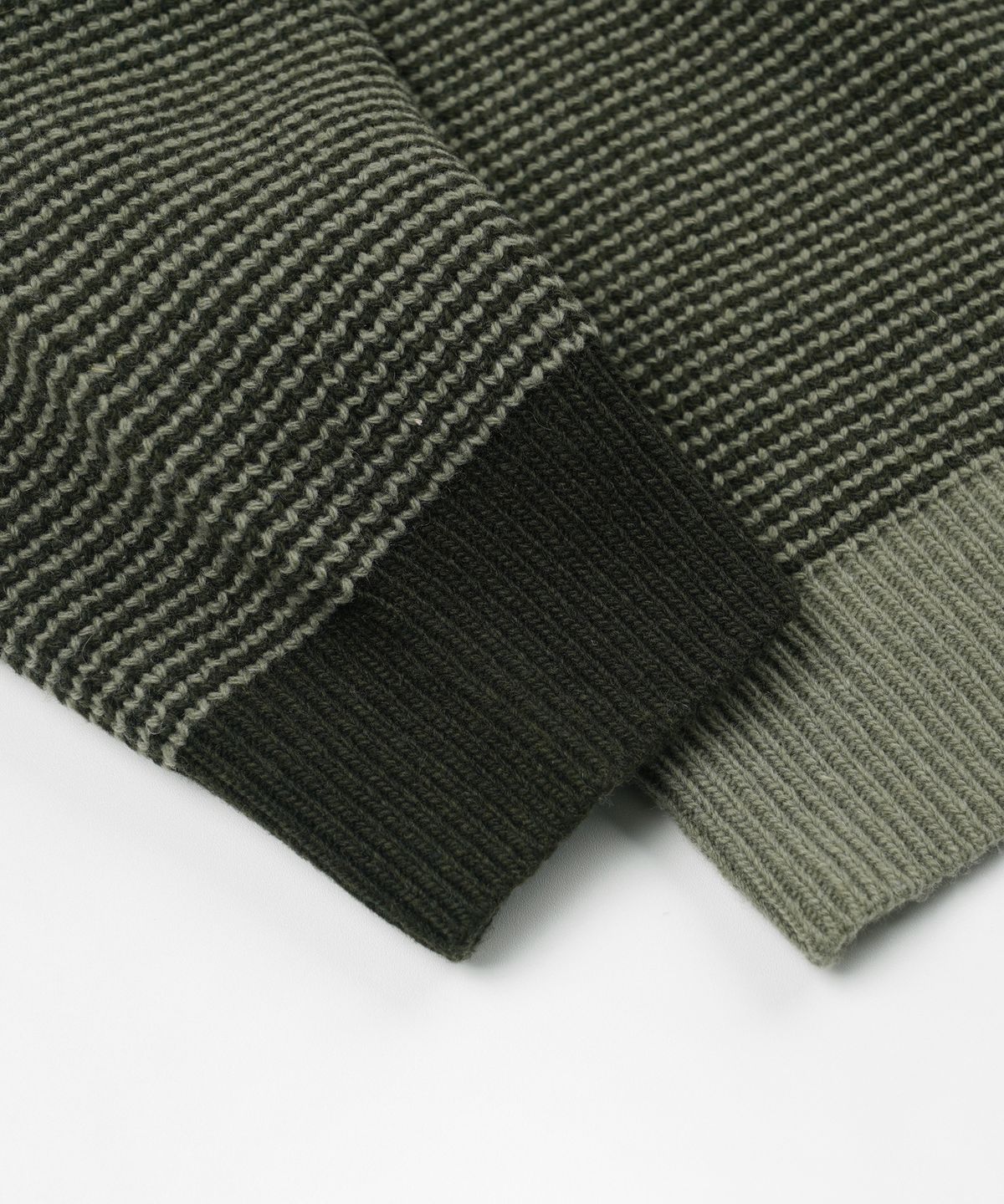 프리즘웍스(FRIZMWORKS) ROLLNECK RINGER KNIT _ OLIVE