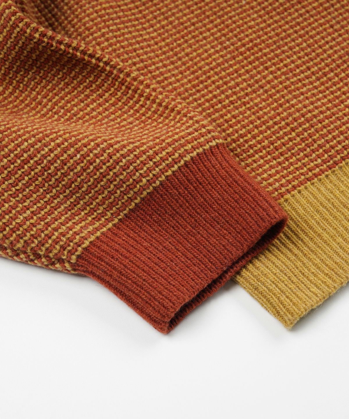 프리즘웍스(FRIZMWORKS) ROLLNECK RINGER KNIT _ ORANGE