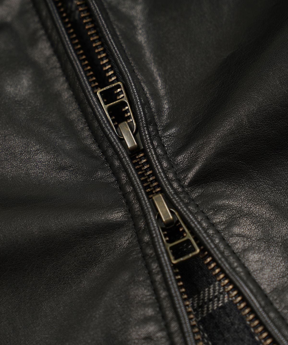 프리즘웍스(FRIZMWORKS) WAXED COWHIDE BUDDY HARRINGTON JACKET _ BLACK