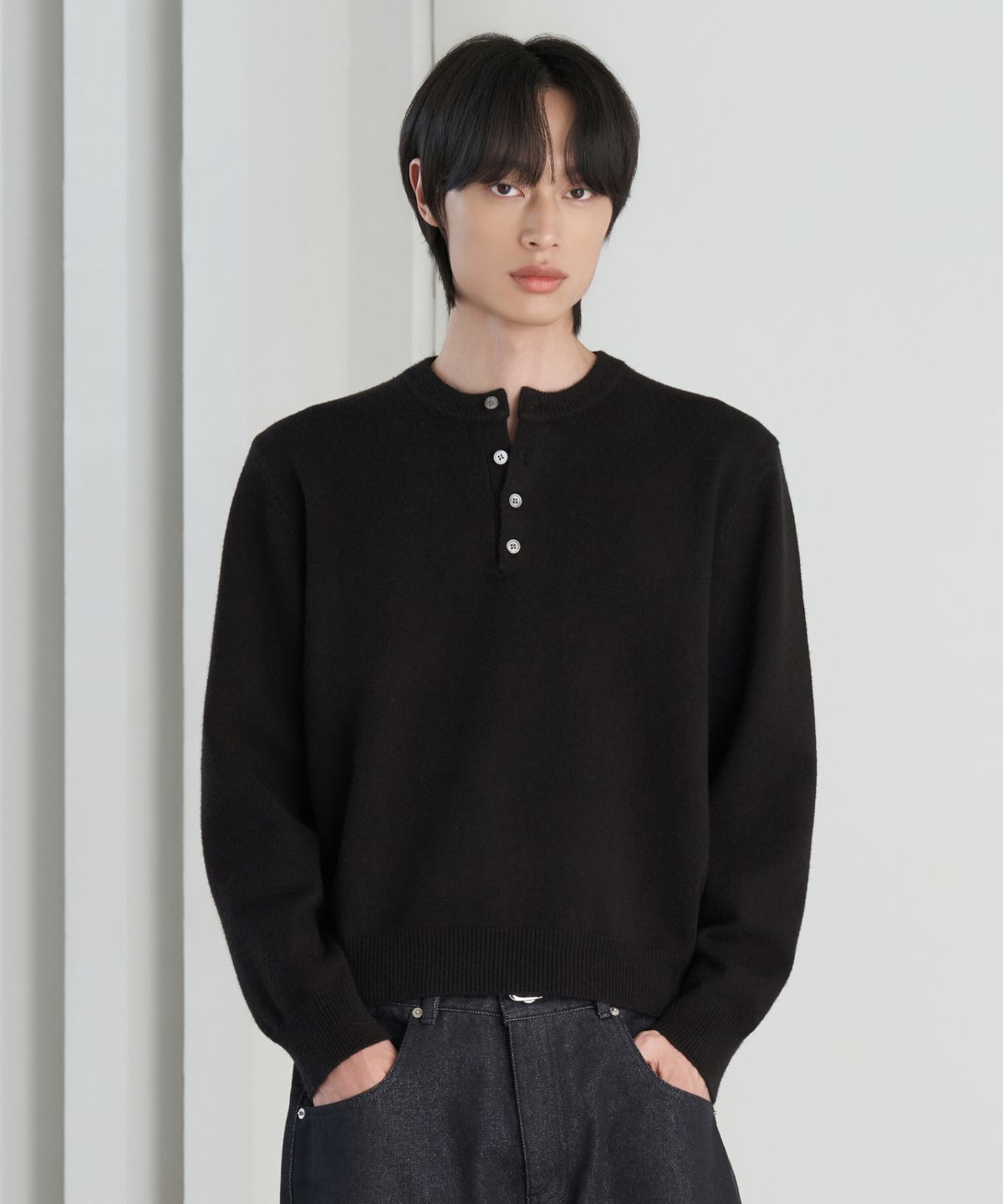 효지(HYOJI) 26 FW 워셔블 소프트 터치 헨리넥 크롭 니트 (5컬러)