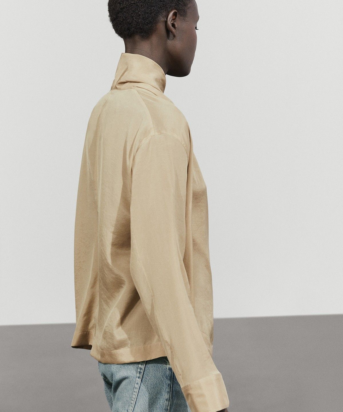 마시모두띠(MASSIMO DUTTI) 크로스 클로징 칼라 셔츠