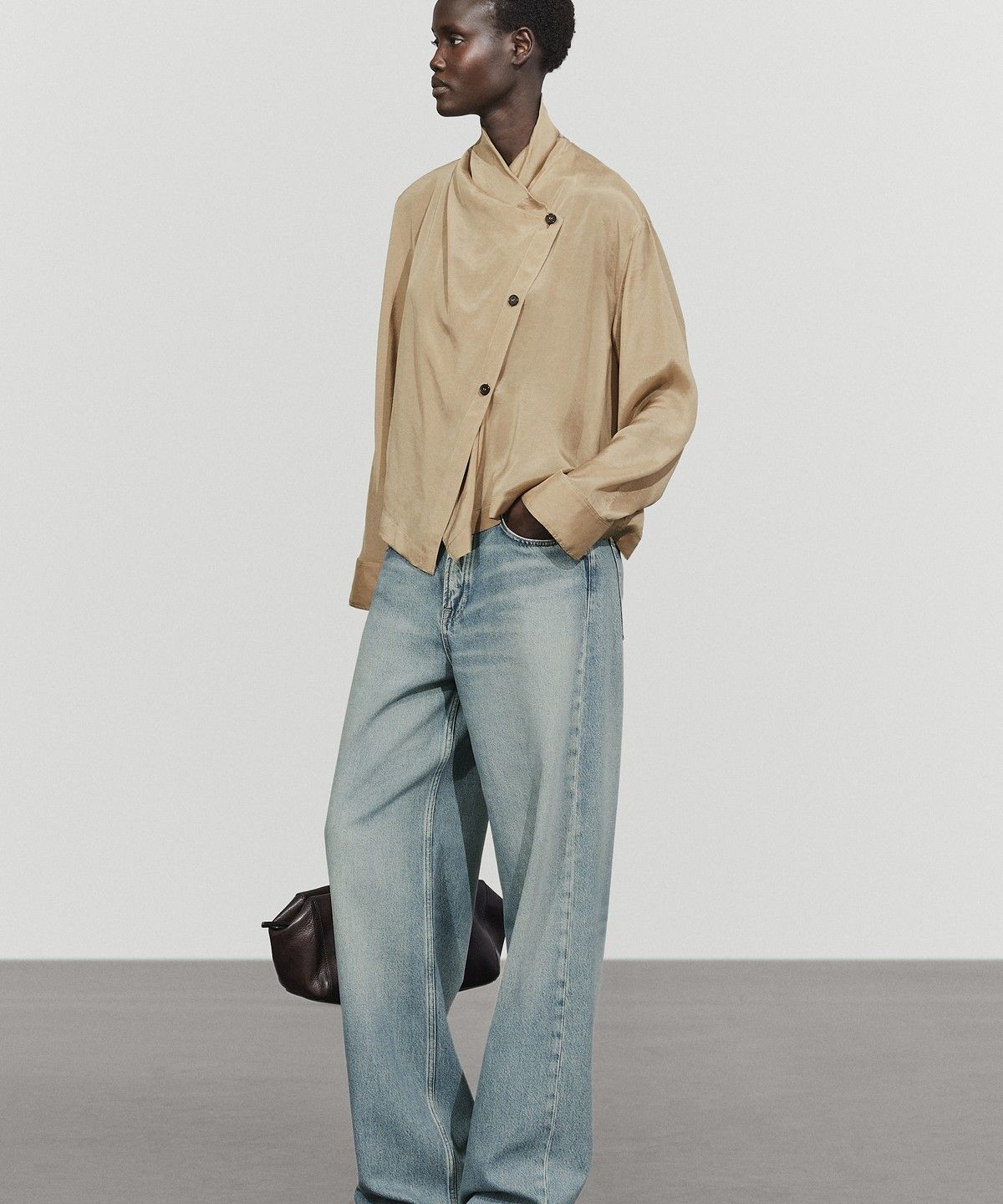 마시모두띠(MASSIMO DUTTI) 크로스 클로징 칼라 셔츠