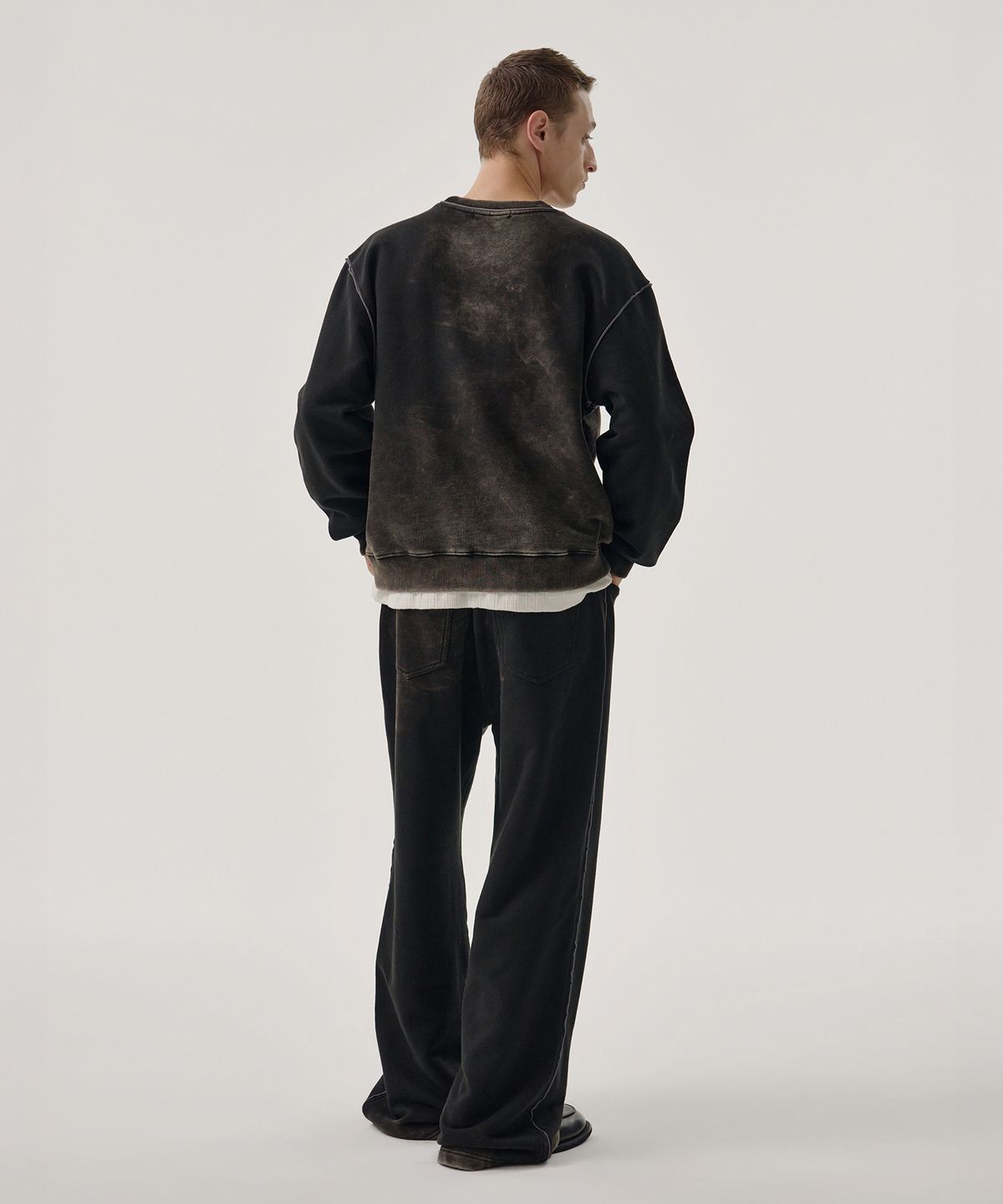 엠엠아이씨(MMIC) SHADE LAYER SWEATPANTS (BLACK)