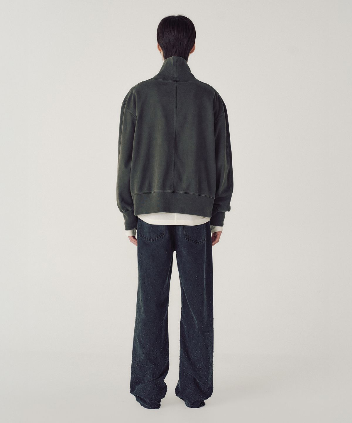 엠엠아이씨(MMIC) GLEAM TRACE JEANS (BLACK)