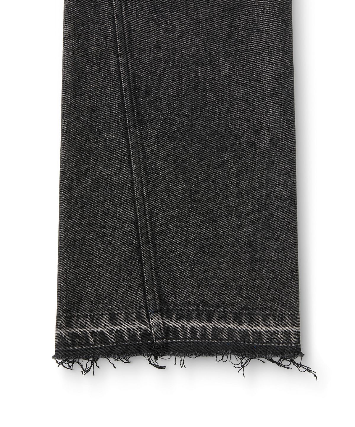 엠엠아이씨(MMIC) BIAS SHIFT JEANS (WASHED BLACK)