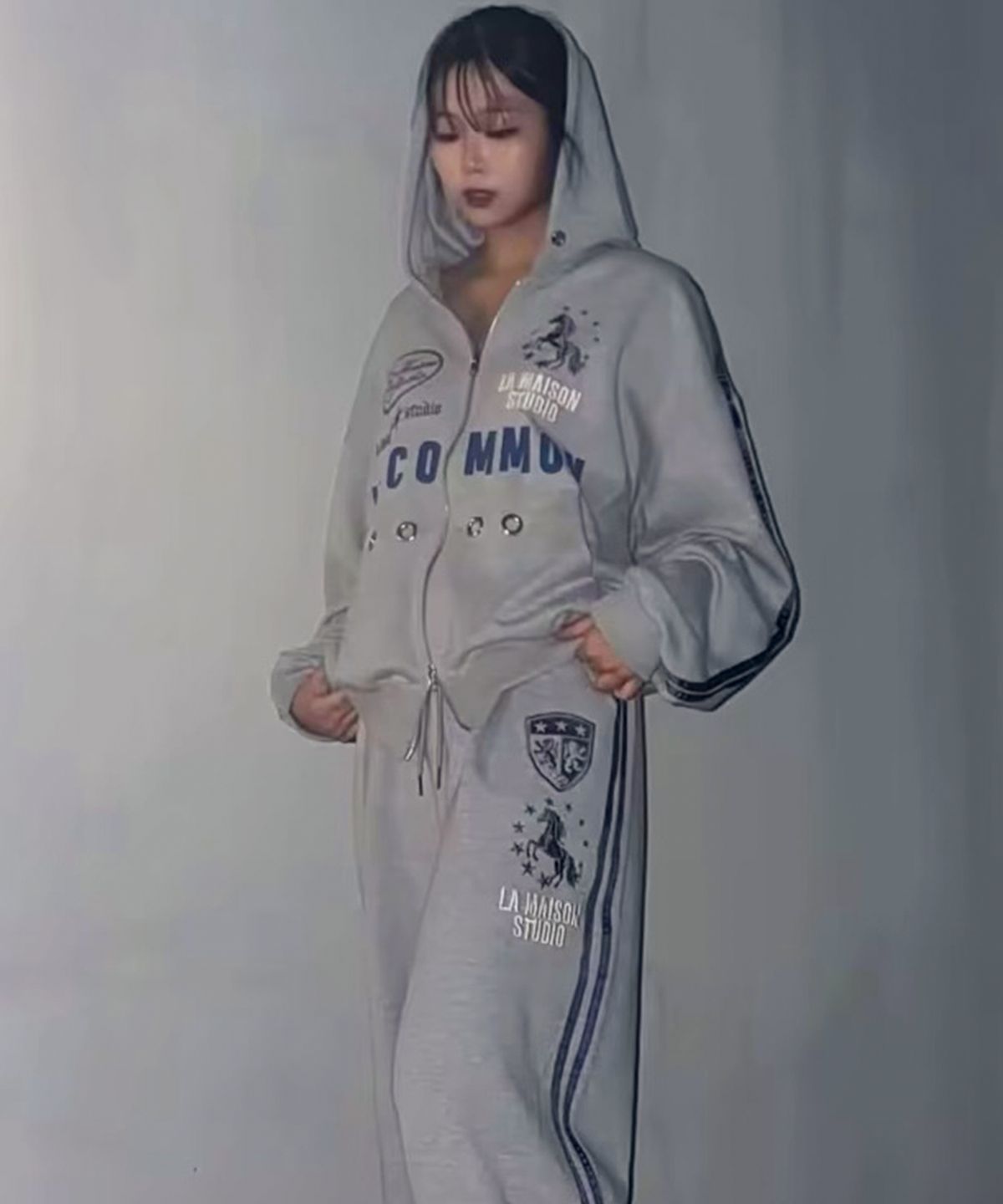 라 메종 스튜디오(LA MAISON STUDIO) 스타홀스 아일렛 후드집업 멜란그레이(FCG3ZP954M)