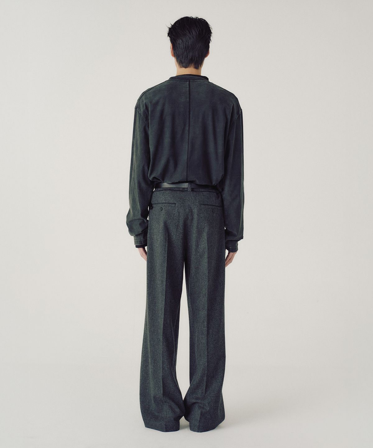 엠엠아이씨(MMIC) [REGULAR FIT] VEIL LONG SLEEVE (BLACK)