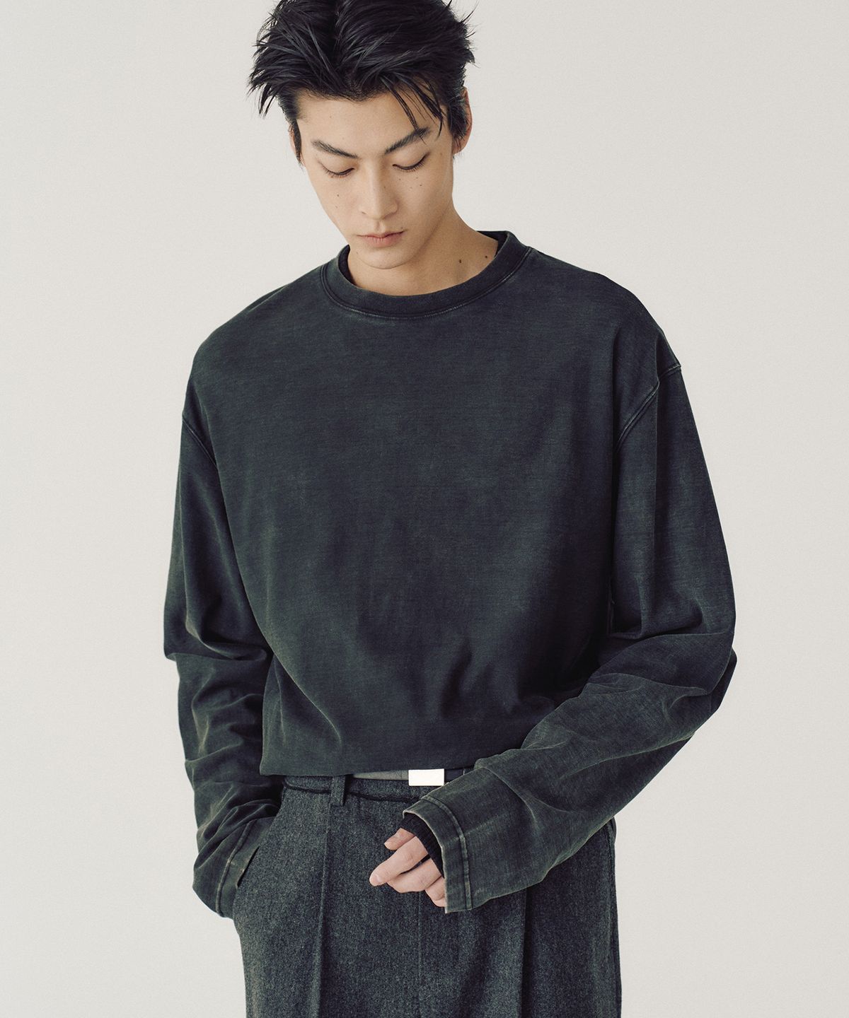 엠엠아이씨(MMIC) [REGULAR FIT] VEIL LONG SLEEVE (BLACK)