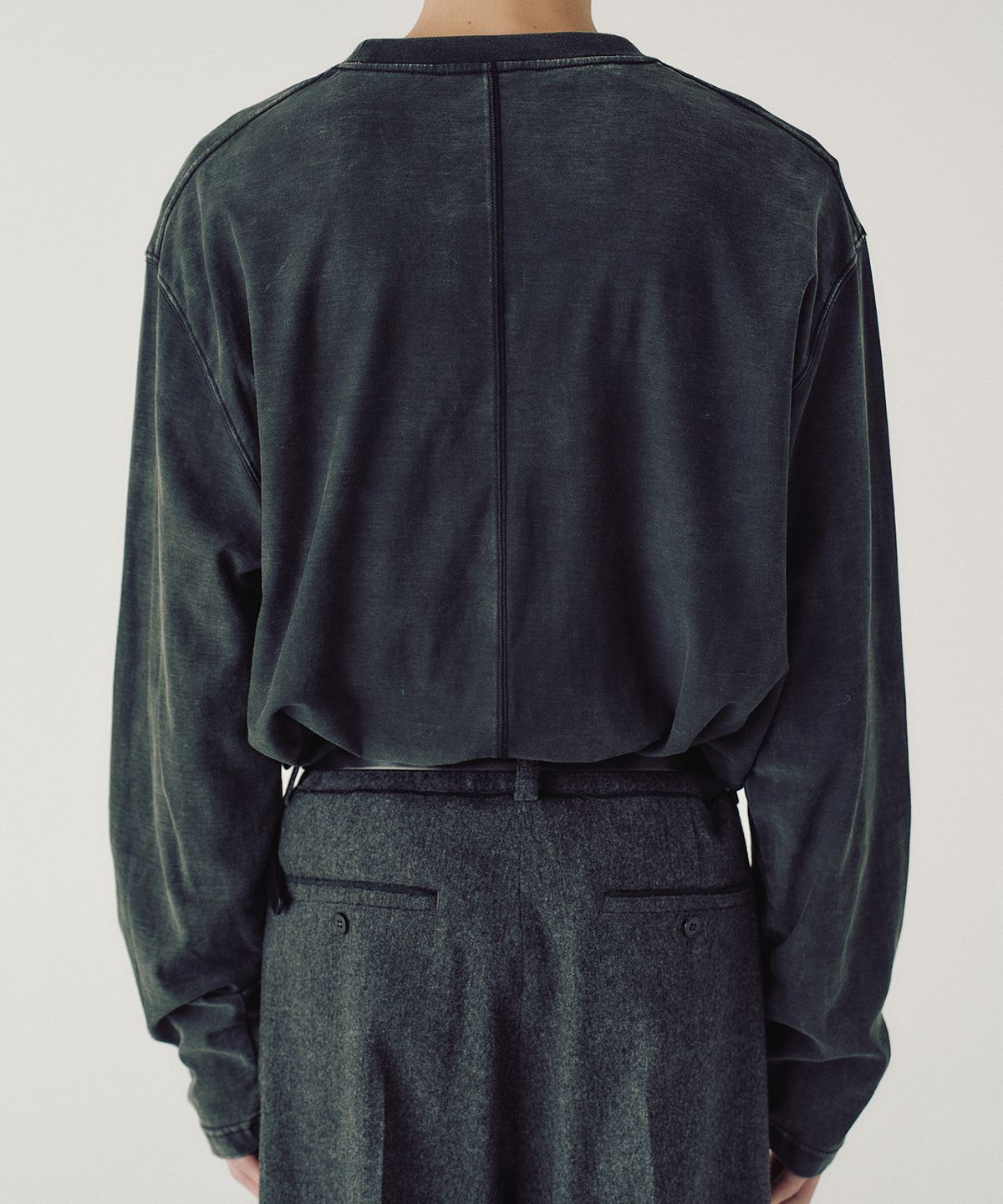 엠엠아이씨(MMIC) [REGULAR FIT] VEIL LONG SLEEVE (BLACK)