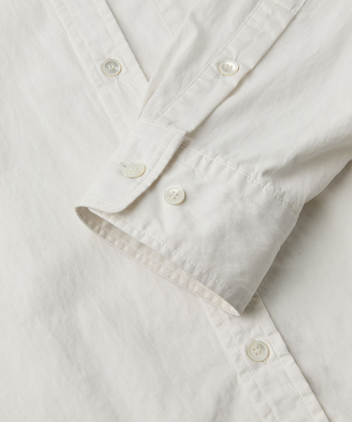 엠엠아이씨(MMIC) SURFACE SHIRT (IVORY)