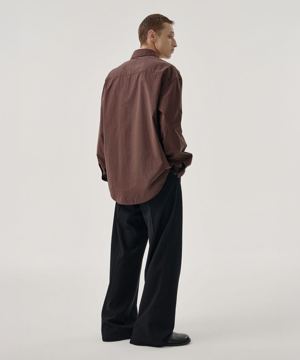 엠엠아이씨(MMIC) SURFACE SHIRT (BROWN)
