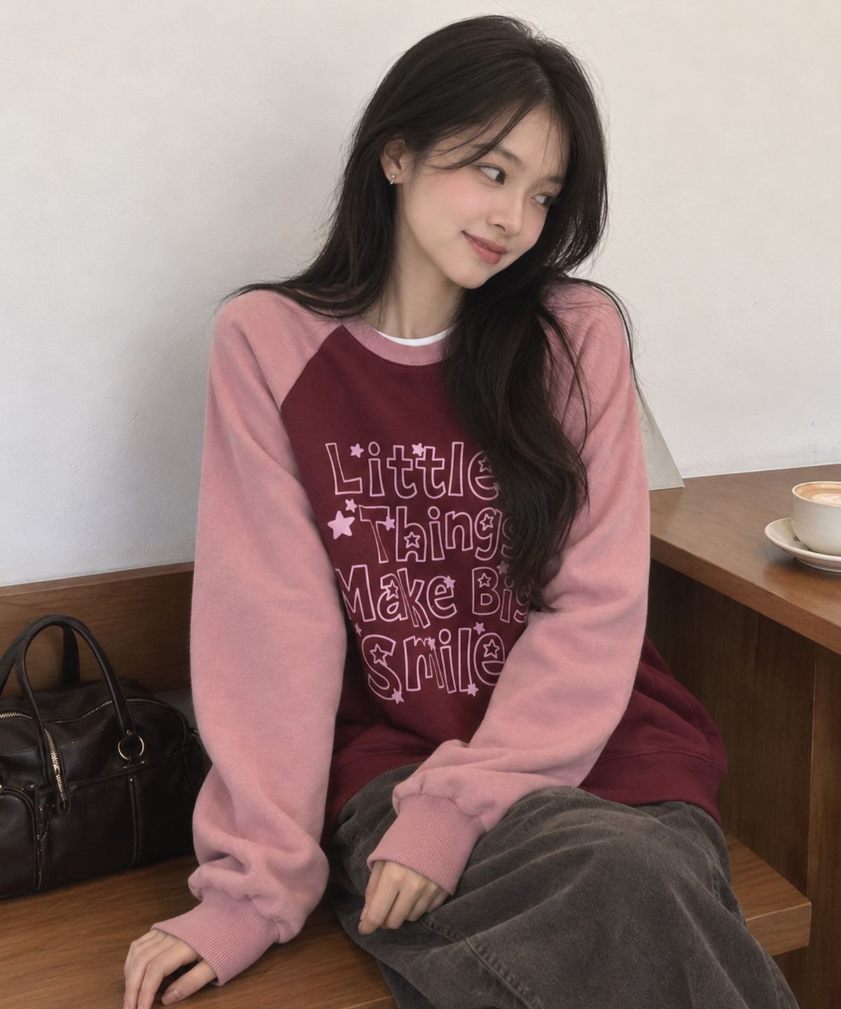 모즈모즈(MOZMOZ) 리틀띵 배색 레글런 맨투맨 버건디