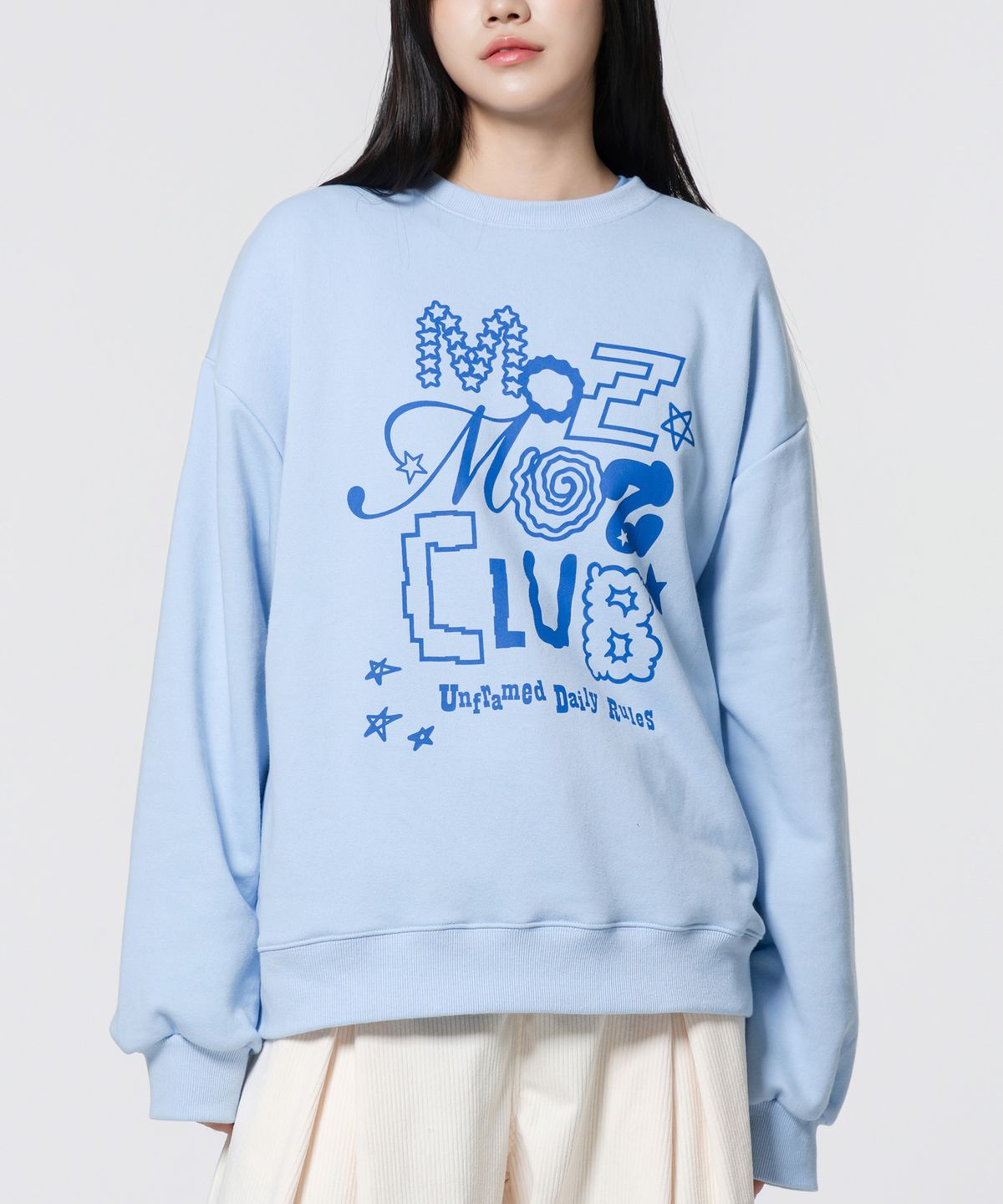 모즈모즈(MOZMOZ) 데일리 노이즈 맨투맨 스카이블루