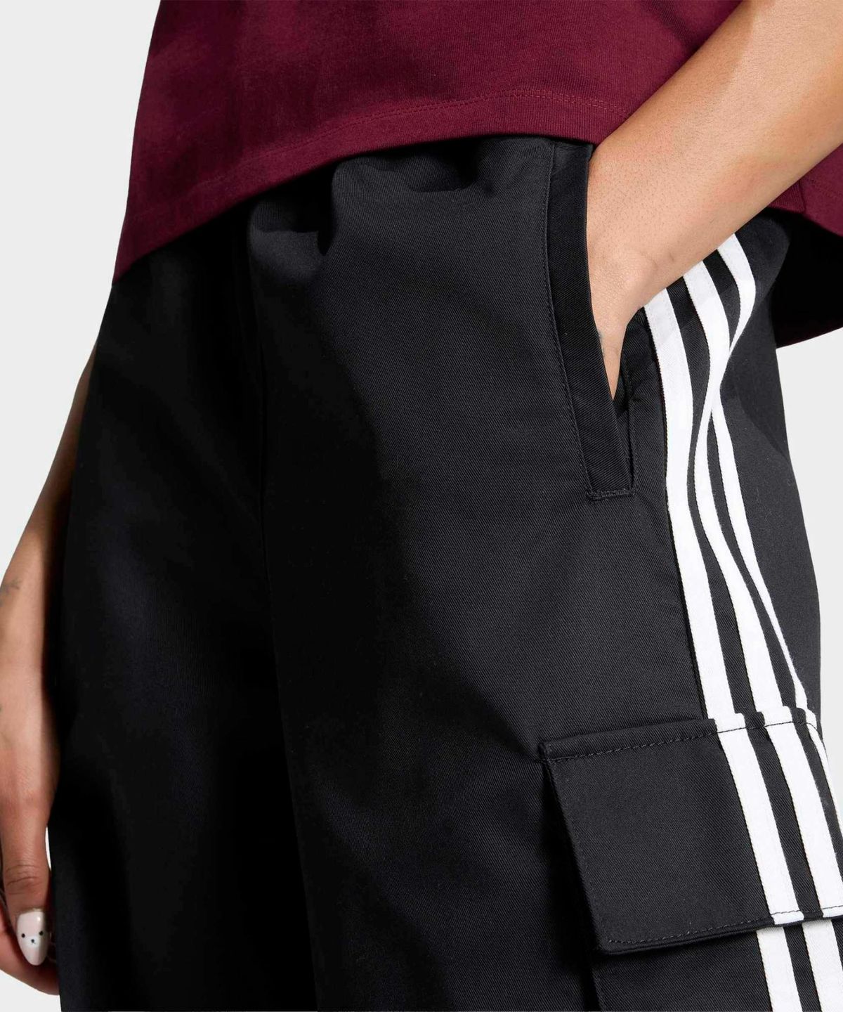 아디다스(ADIDAS) 파이어버드 아딜레늄 트윌 3S 카고 팬츠 - 블랙:화이트 / KQ6428
