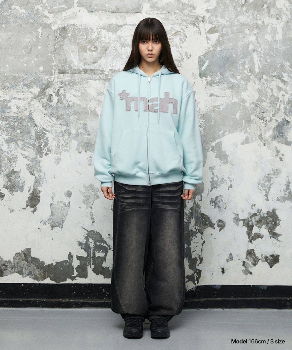 마하그리드(MAHAGRID) mah CUT OFF APPLIQUE ZIP-UP HOODIE[LIGHT BLUE]