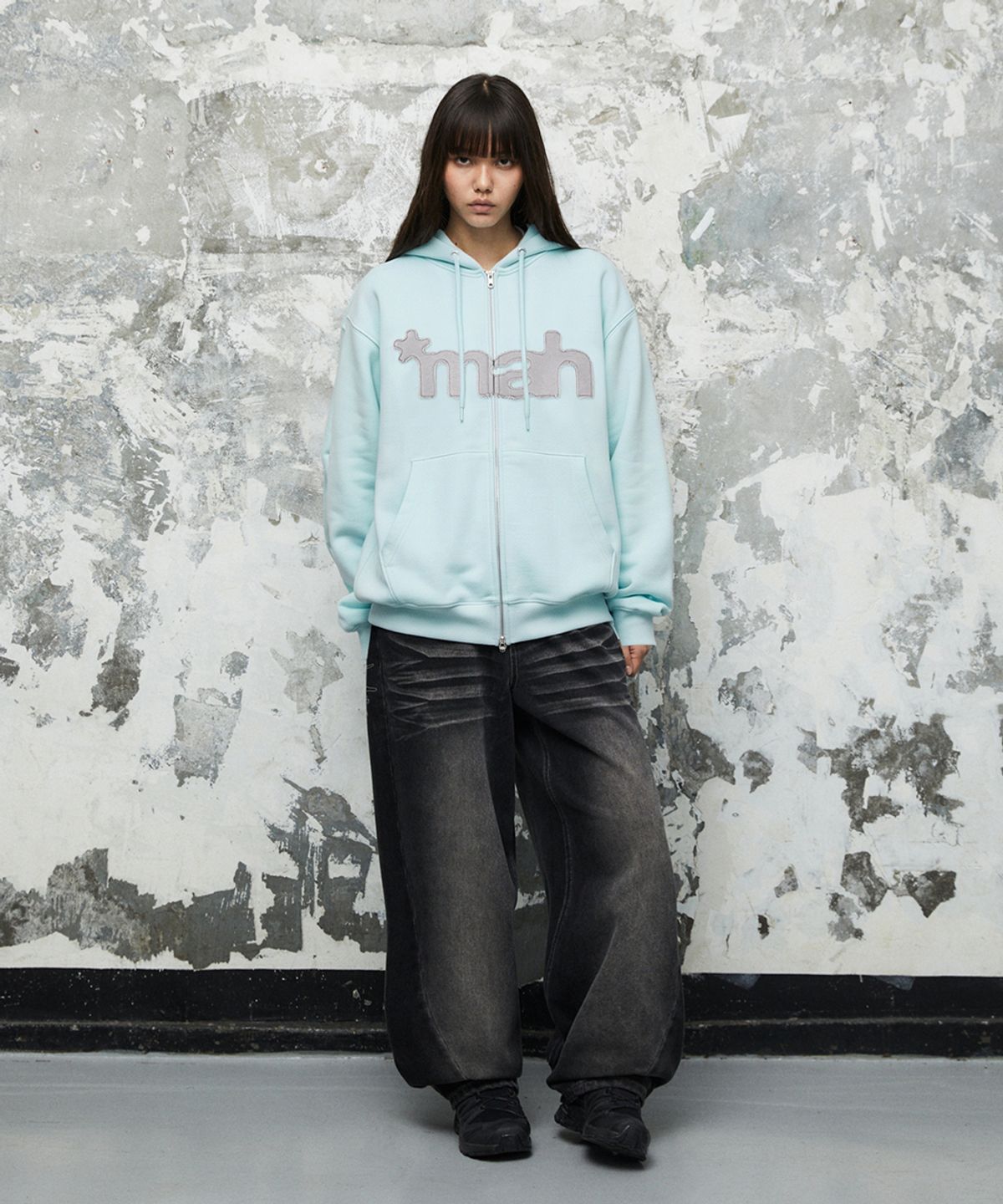 마하그리드(MAHAGRID) mah CUT OFF APPLIQUE ZIP-UP HOODIE[LIGHT BLUE]