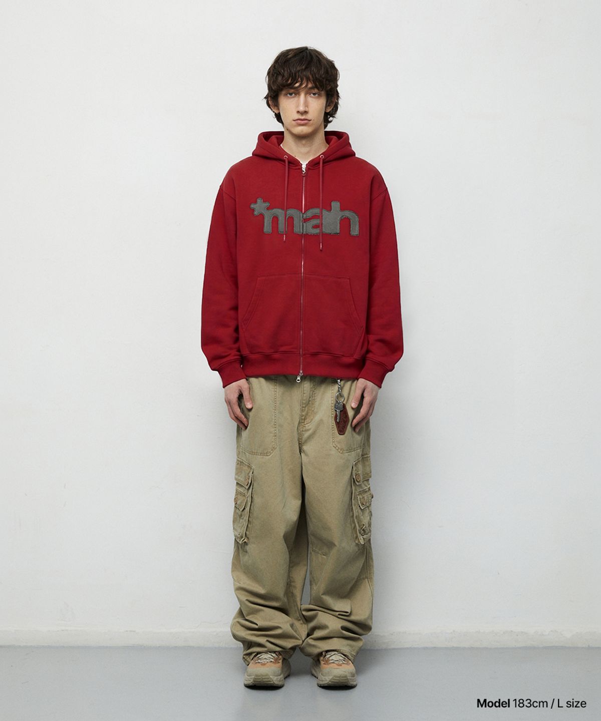 마하그리드(MAHAGRID) mah CUT OFF APPLIQUE ZIP-UP HOODIE[BURGUNDY]