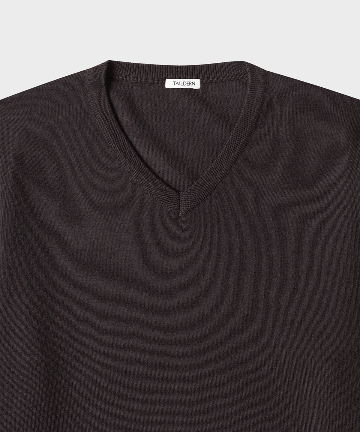 테일던(TAILDERN) William Lightweight V-neck Sweater Wool Dark Brown