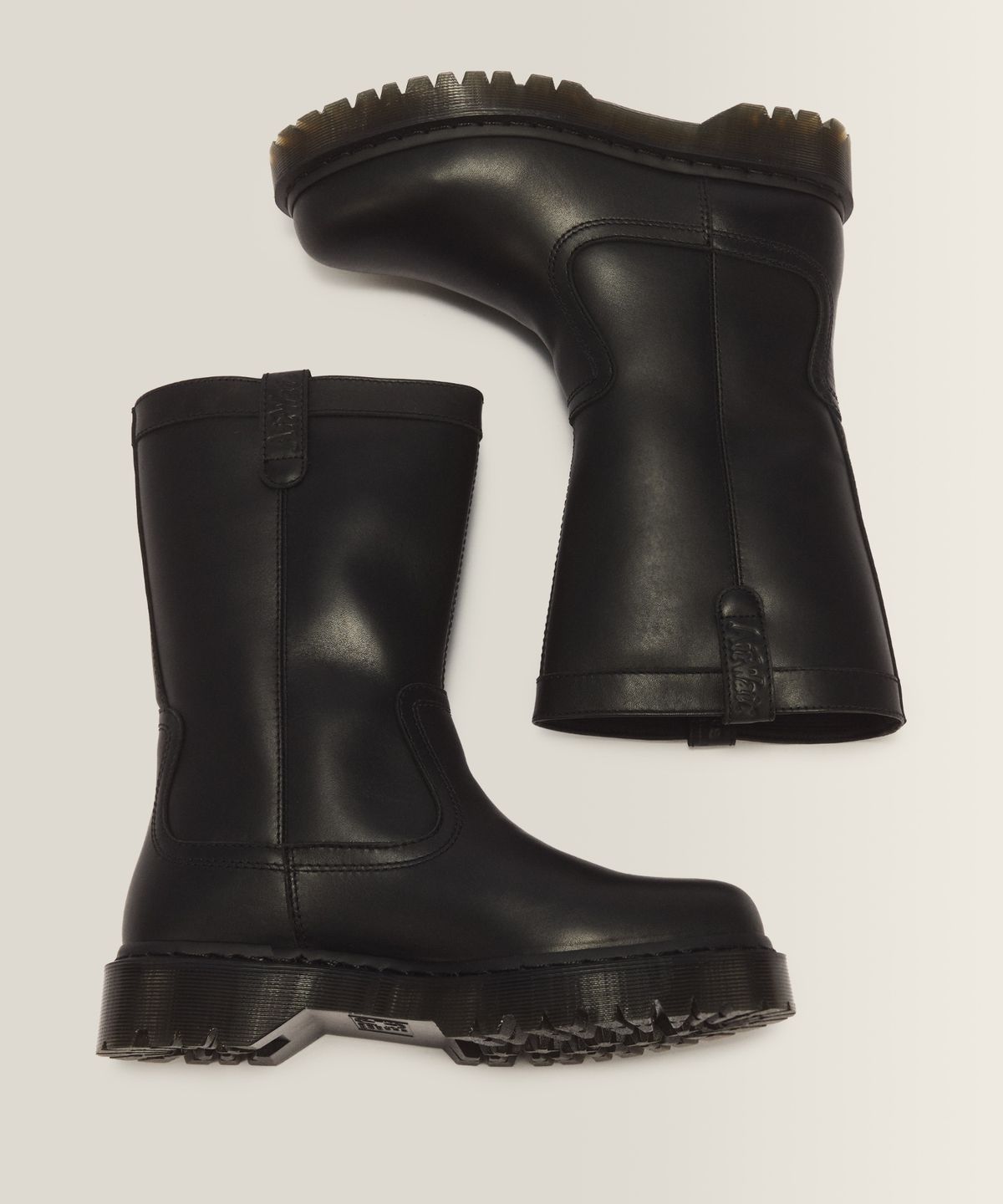 닥터마틴(DR.MARTENS) 애니스톤 풀 온 부츠 - 블랙 와나마 / 43165001