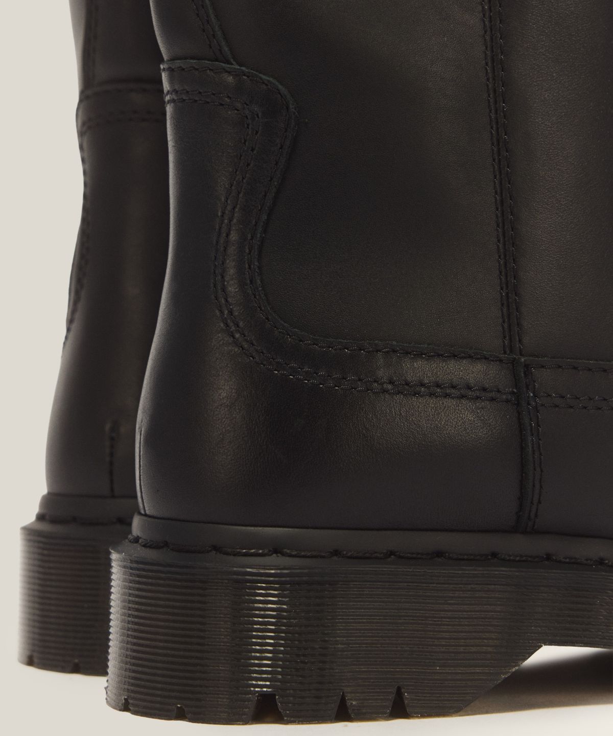 닥터마틴(DR.MARTENS) 애니스톤 풀 온 부츠 - 블랙 와나마 / 43165001