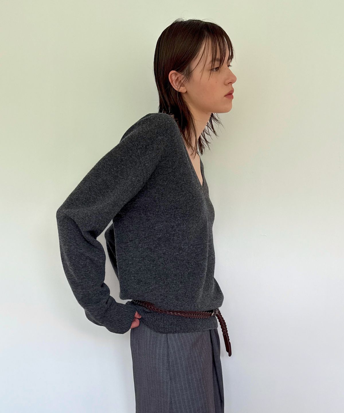 다이애그널(DIAGONAL) V NECK BASIC KNIT (charcoal)
