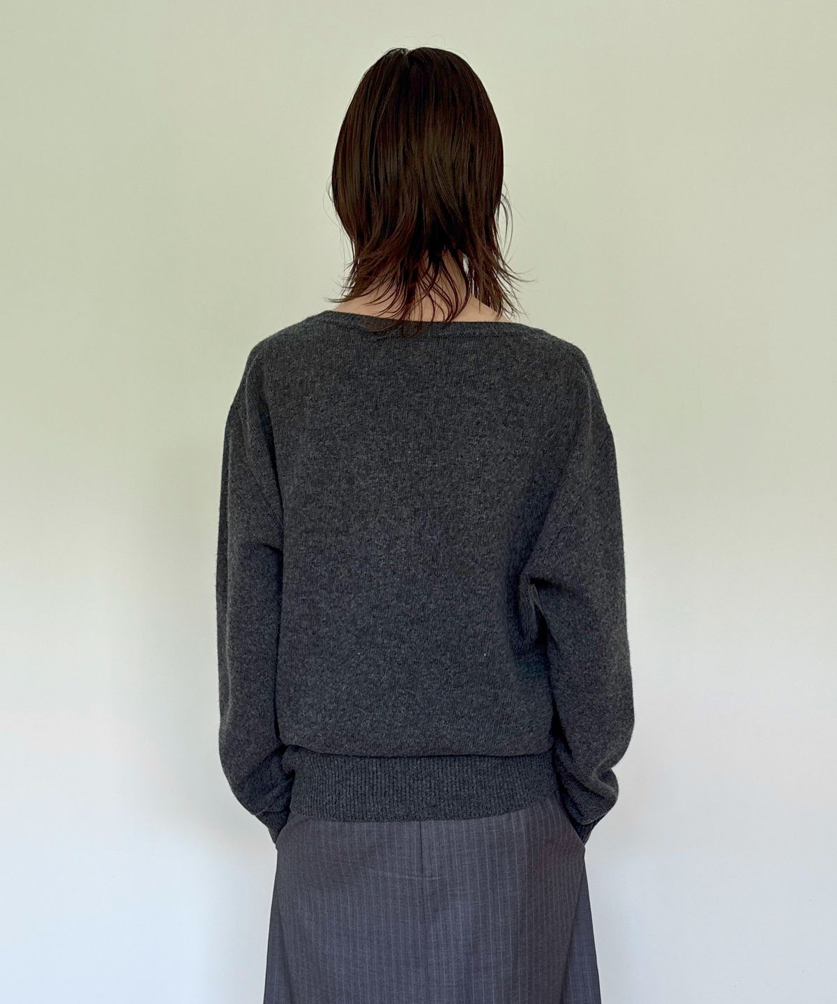 다이애그널(DIAGONAL) V NECK BASIC KNIT (charcoal)