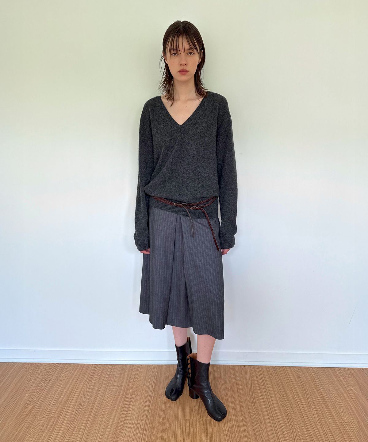 다이애그널(DIAGONAL) V NECK BASIC KNIT (charcoal)
