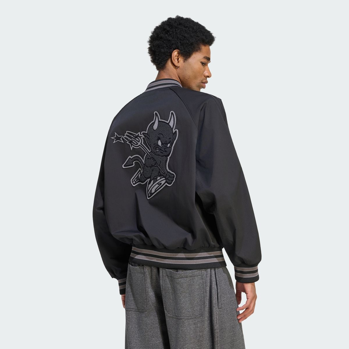 아디다스(ADIDAS) 보머 재킷 KQ6325