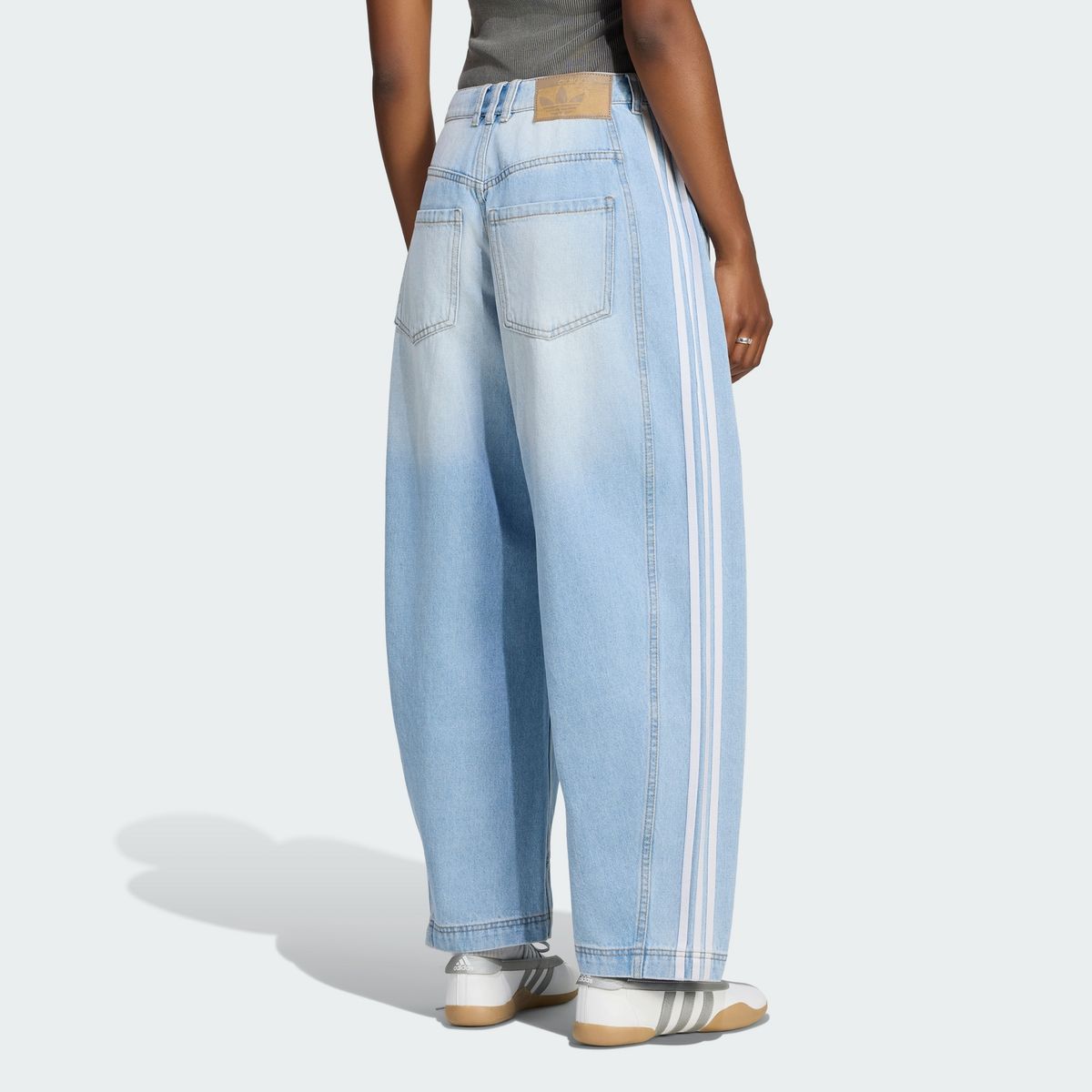 아디다스(ADIDAS) 데님 배럴 팬츠 LE5888