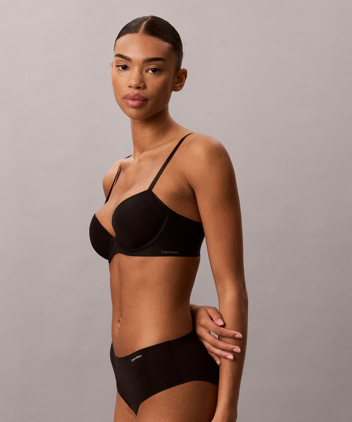 캘빈클라인 언더웨어(CALVIN KLEIN UNDERWEAR) 여성 퍼펙틀리 핏 데미 브라_QF8901ADUB1