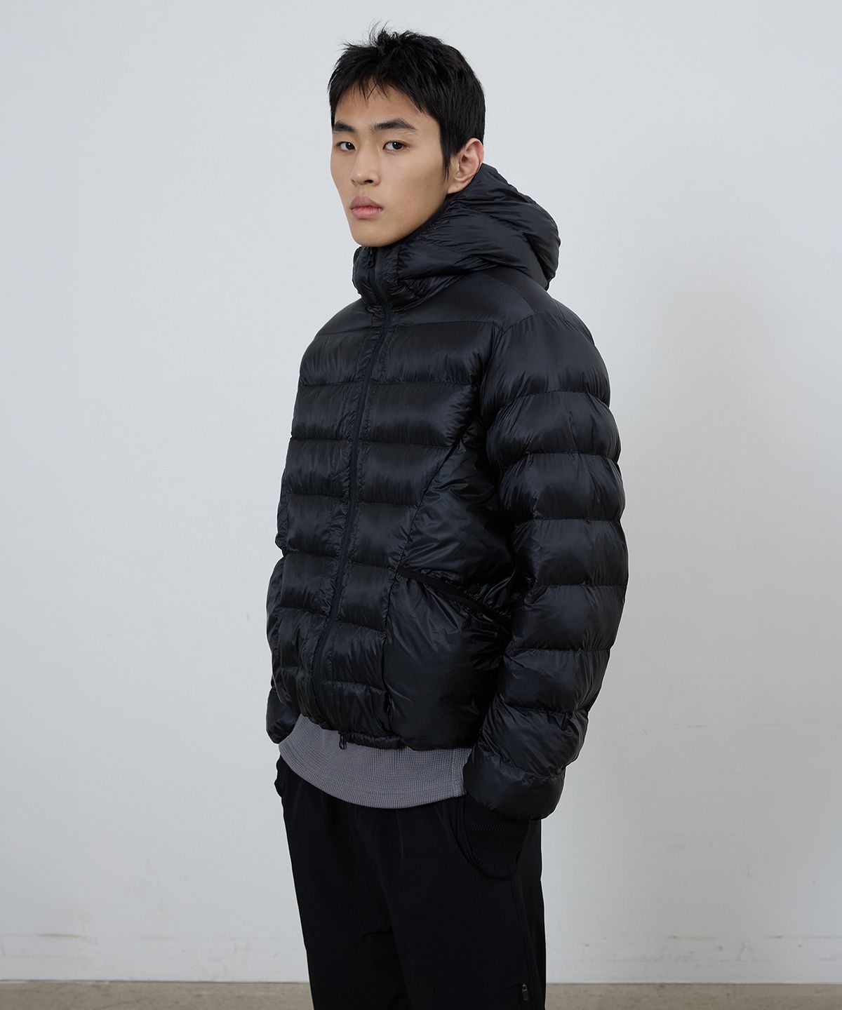 미치코런던 스포츠(MICHIKO LONDON SPORTS) 라이트 웨이트 후디드 패딩 블랙