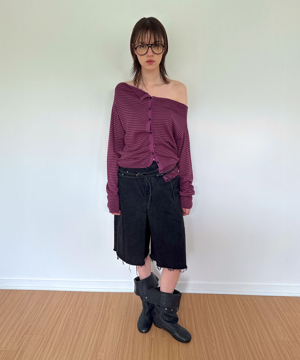 다이애그널(DIAGONAL) STRIPE OFF SHOULDER CARDIGAN (plum)