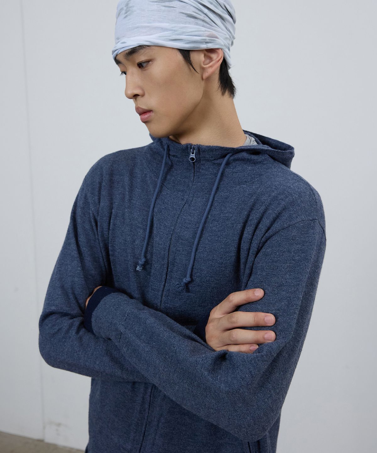 미치코런던 스포츠(MICHIKO LONDON SPORTS) 로우컷 레이어드 니트 후드 집업 헤더 네이비