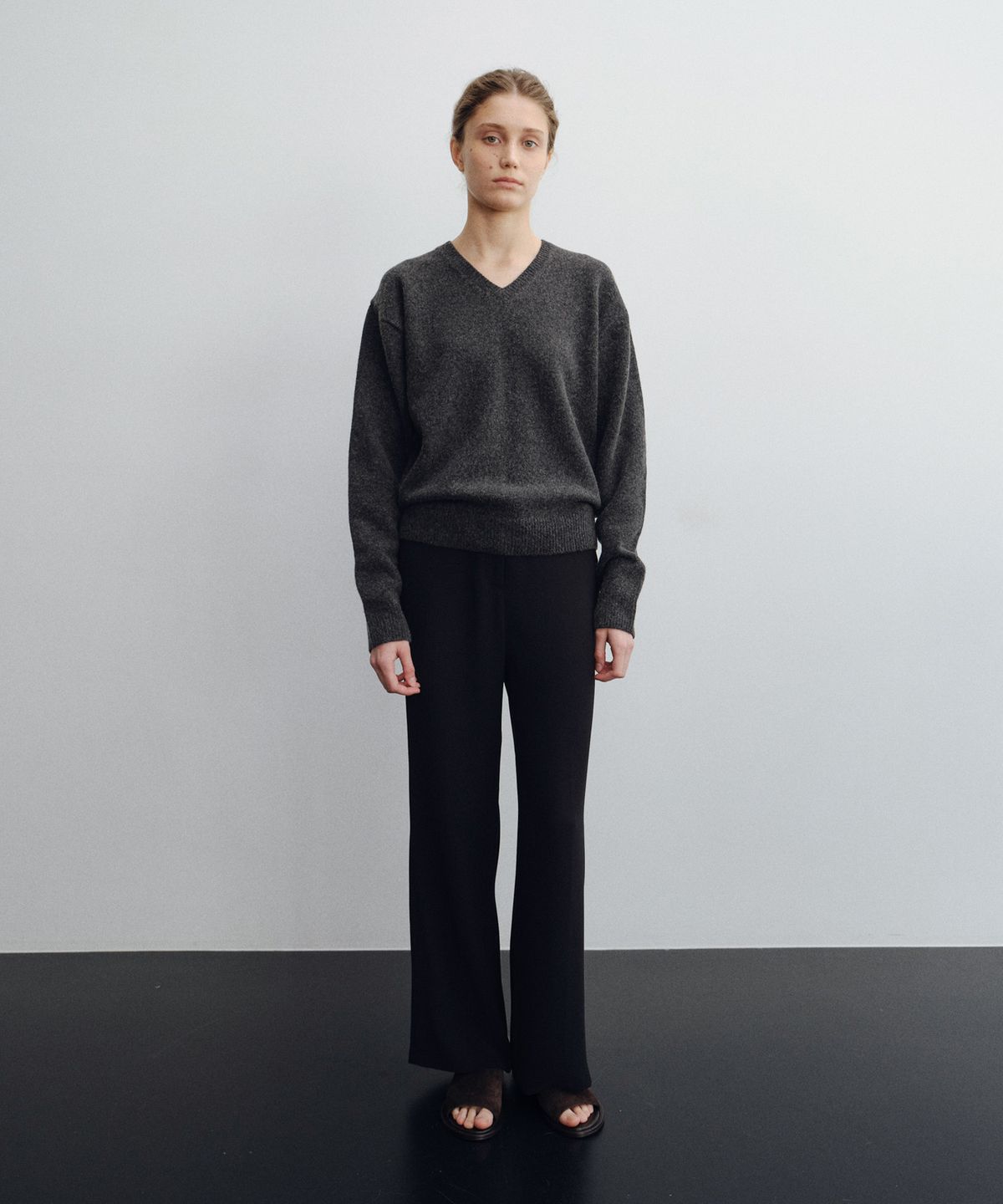 로트(LOTE) Relaxed V-Neck Knit_4 Color