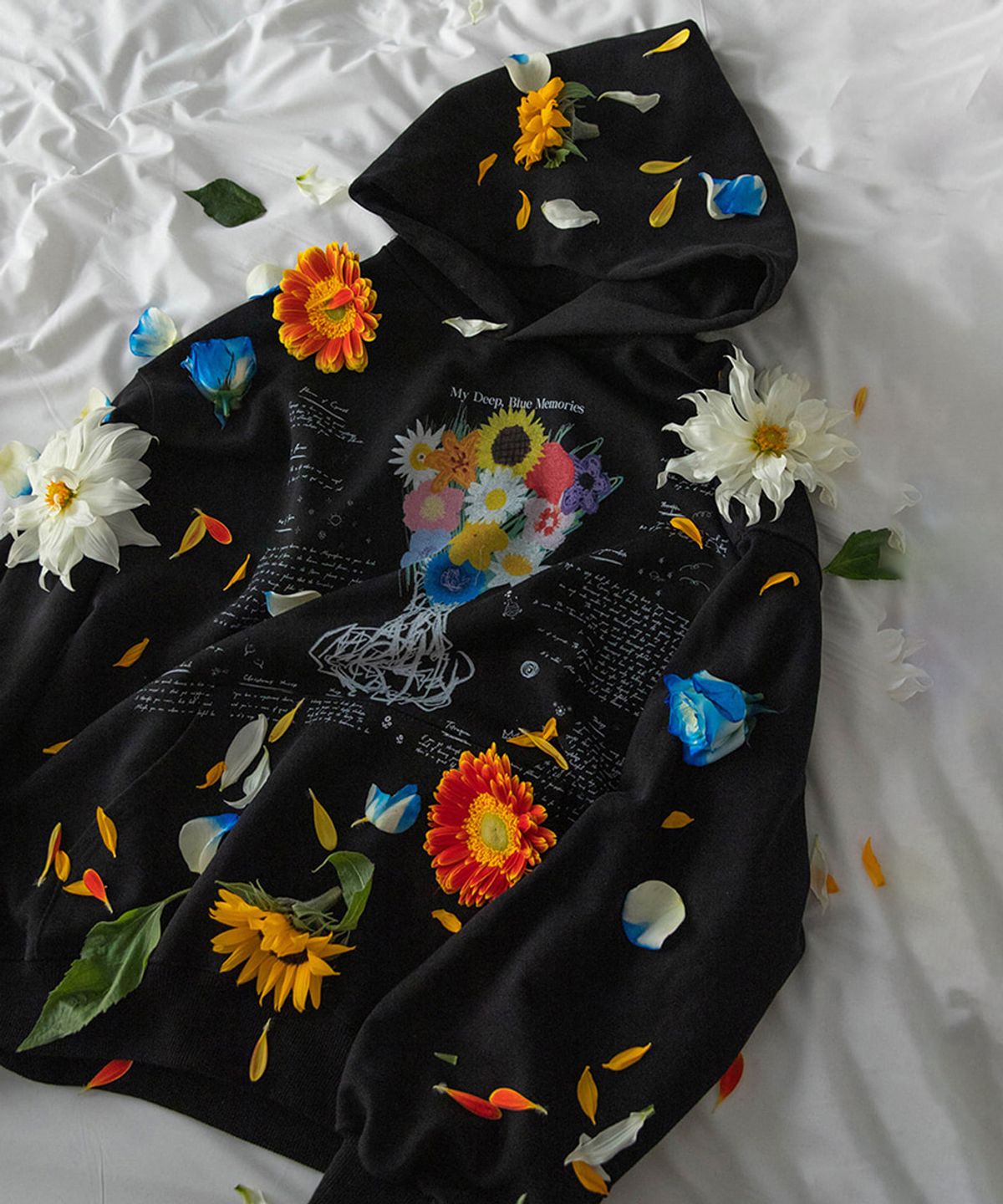 마이딥블루메모리즈(MY DEEP BLUE MEMORIES) MM Twelve Flower Hoodie (BLACK)