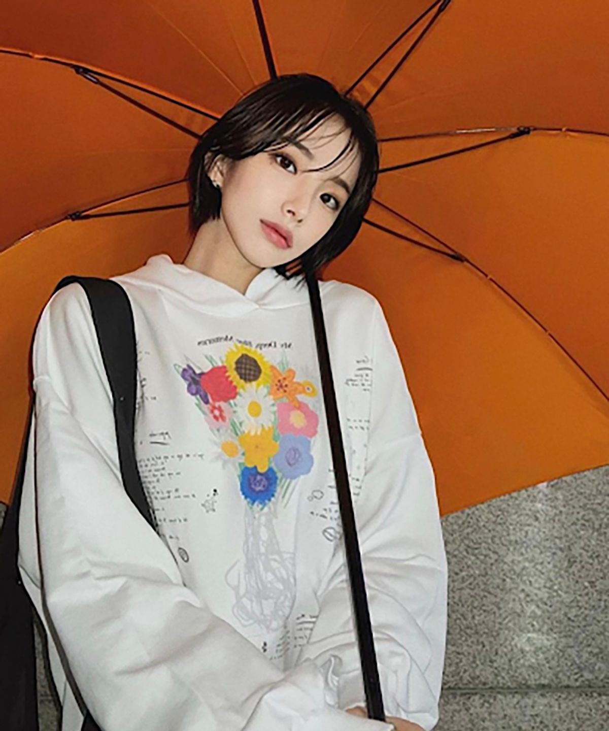 마이딥블루메모리즈(MY DEEP BLUE MEMORIES) MM Twelve Flower Hoodie (WHITE)