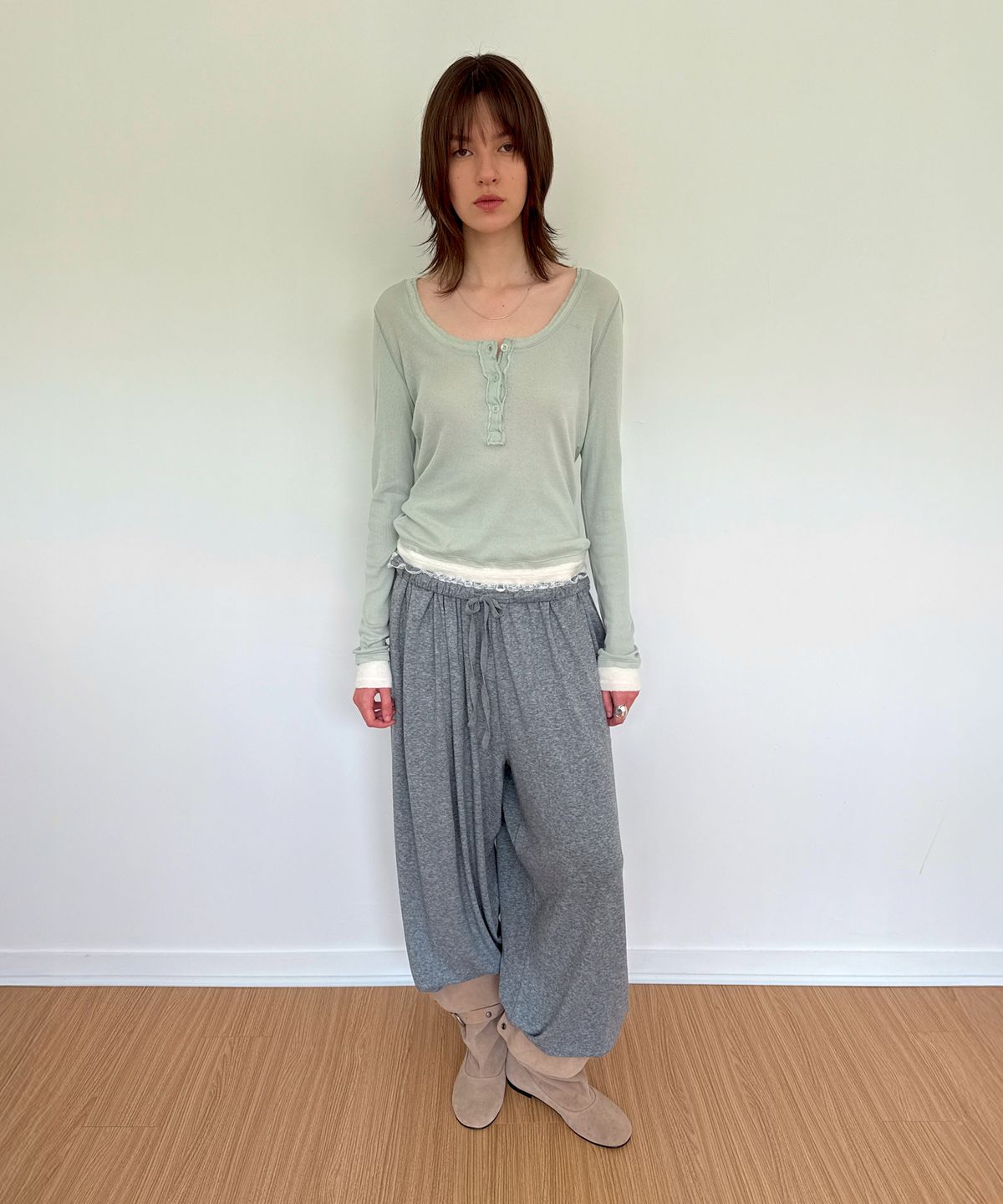 다이애그널(DIAGONAL) LACE KNOT BELT PANTS (melange grey)