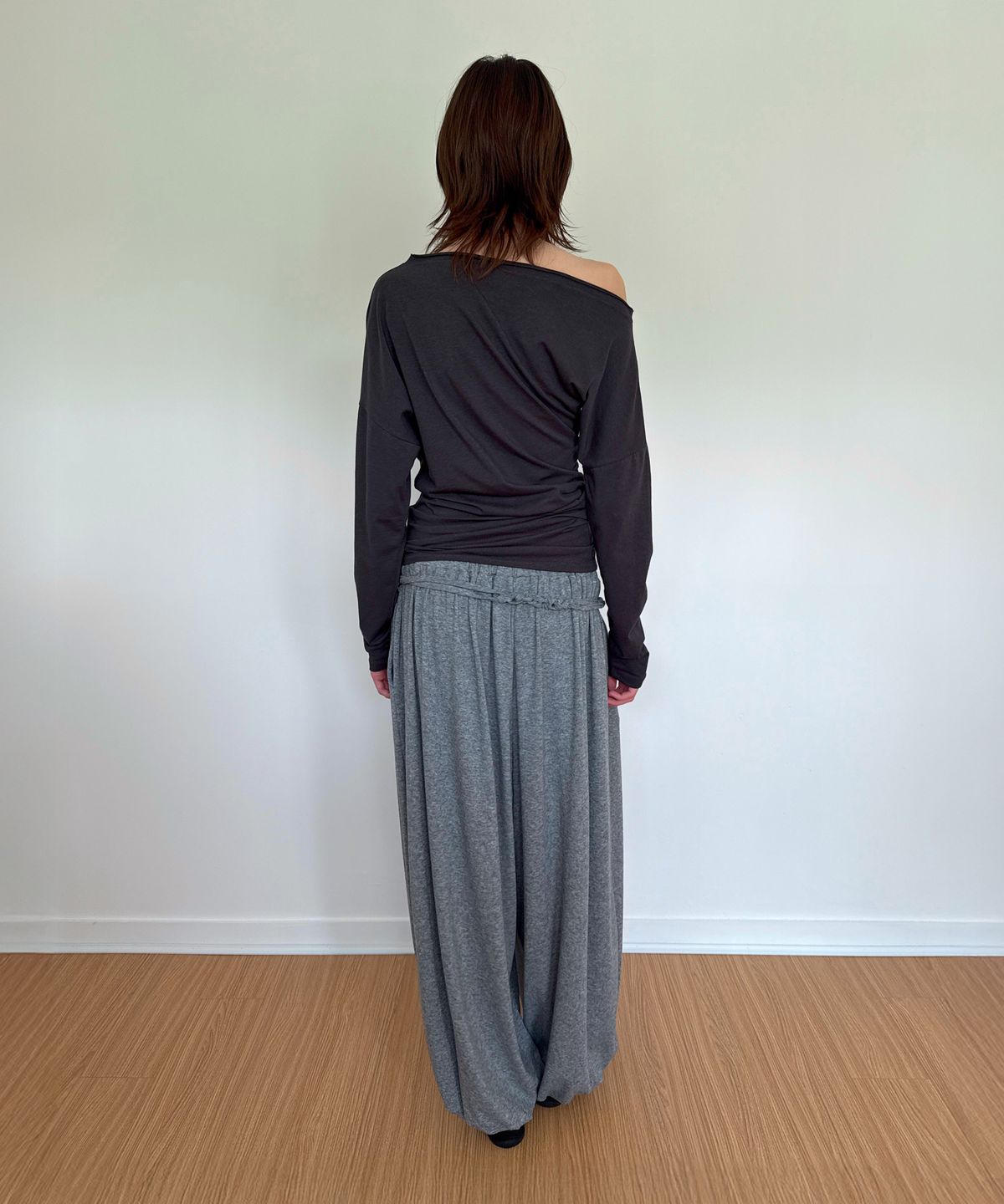 다이애그널(DIAGONAL) LACE KNOT BELT PANTS (melange grey)