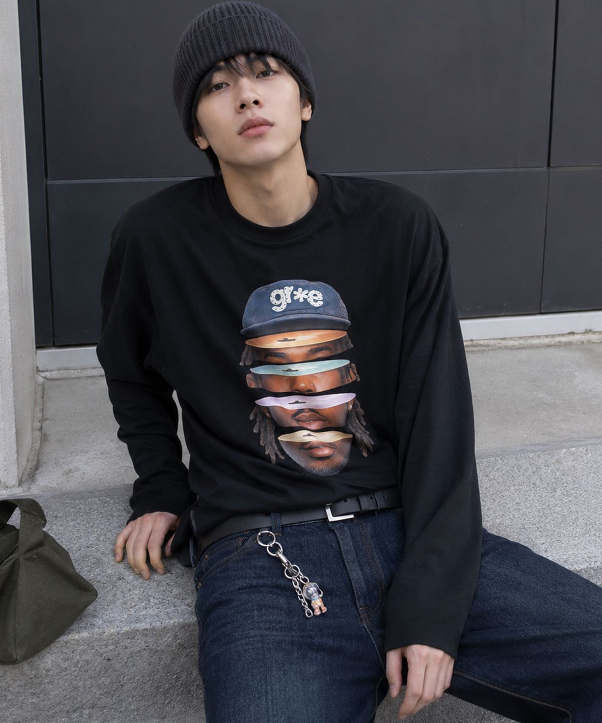 그레이버 오디너리(GRAVER ORDINARY) [ODNR UNISEX]Face Grae 롱슬리브 긴팔티셔츠_Charcoal